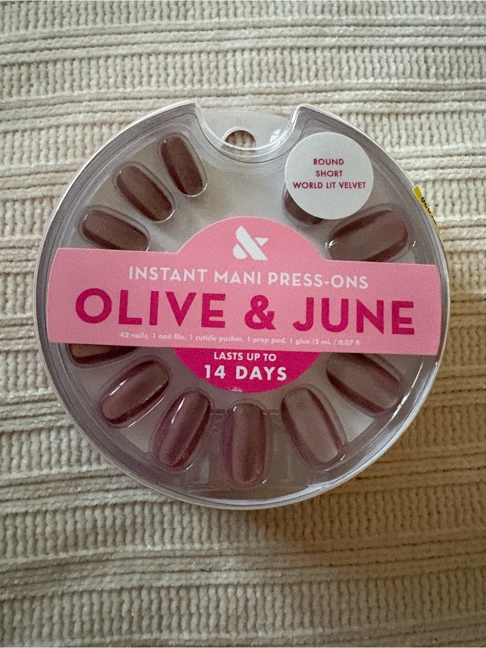 Olive & June Instant Mani Press-Ons in Mauve Brown